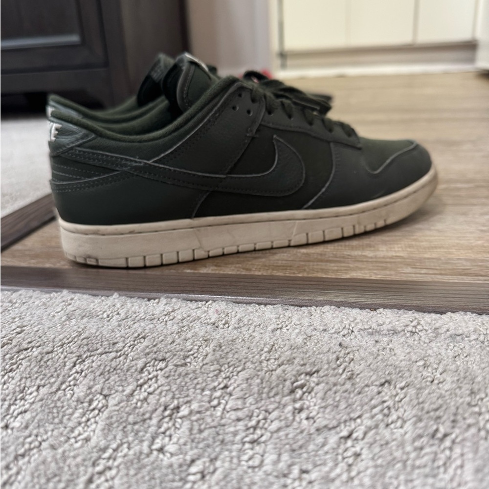 Nike Men's Green Sneakers